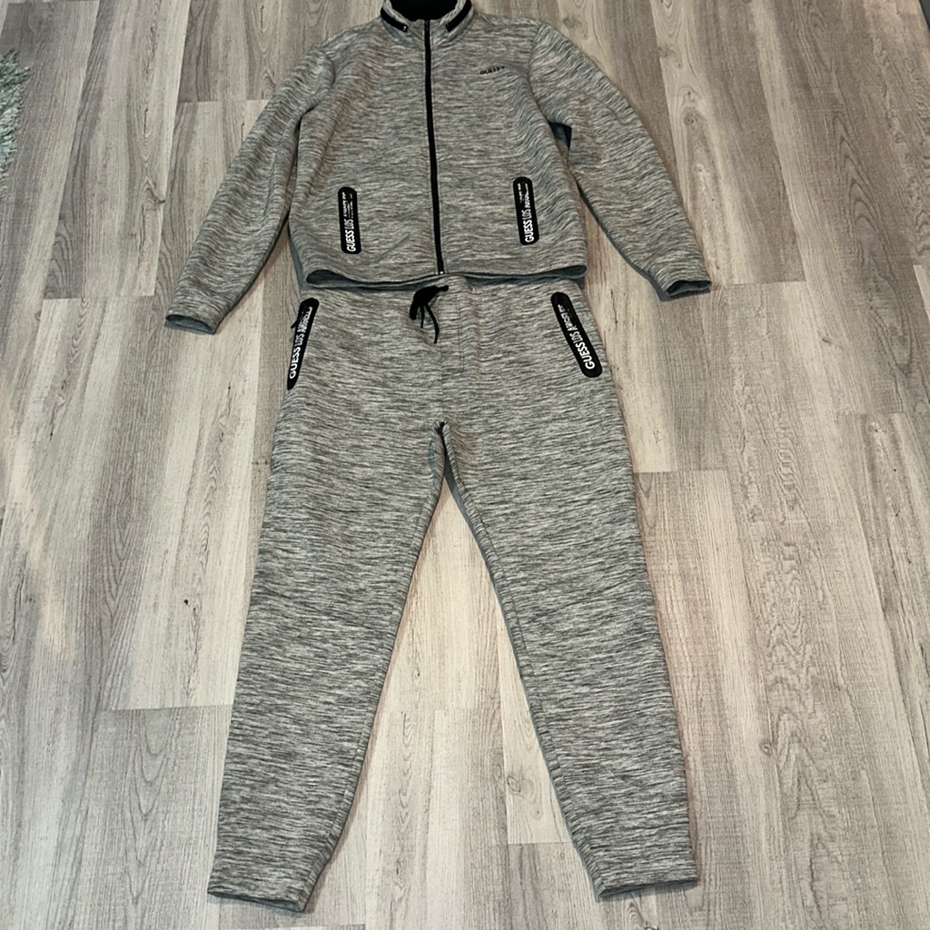Men Guess Sweatsuit